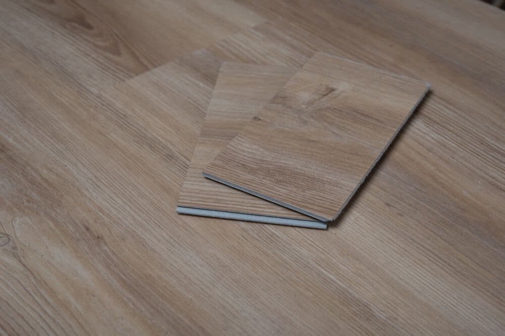CLEARANCE LOT TONED LIGHT OAK BFCore  SPC  FLOORING UKS19001  13 M² to clear