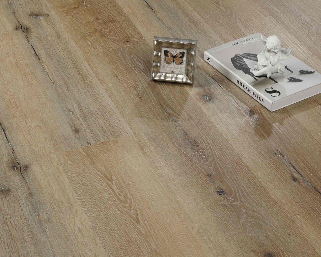 LIGHT PATTERNED OAK BFCore   SPC  FLOORING UKS19012